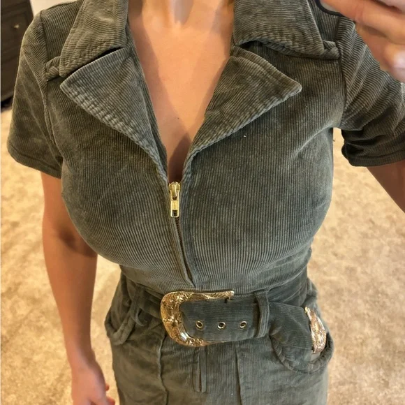 Dark Green Bodycon Mini Dress with Collar and Short Sleeves for Casual Night Out - Picture 2 of 4